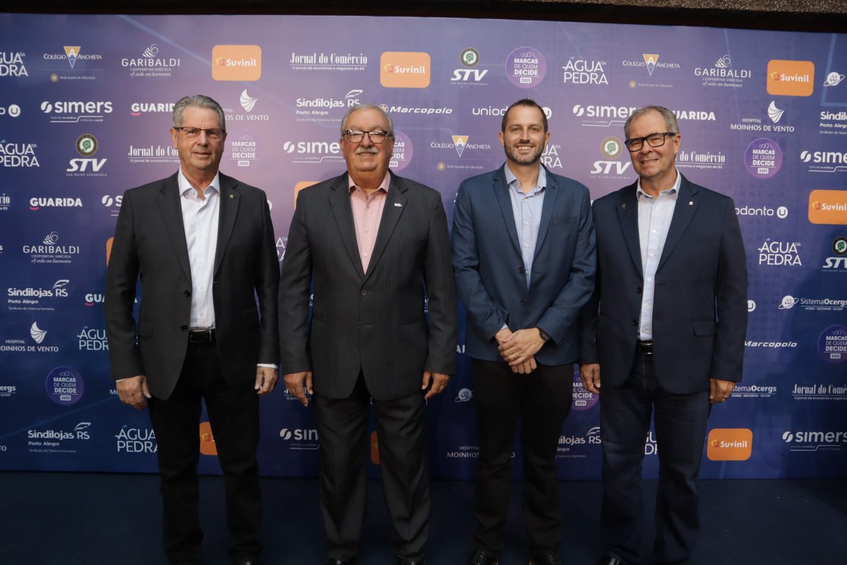 Poersch (e), Hennemann, Sechi e Salecker representaram a Cooperativa na premiação. Crédito: Jornal do Comércio/Divulgação