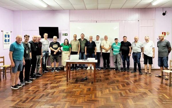 Grupo se dedica à discussão de temas estratégicos à comunidade