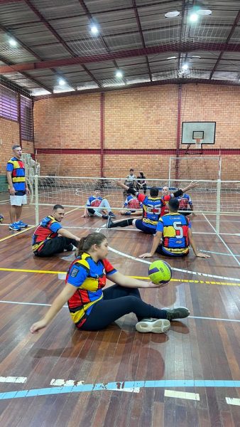 Paverama sedia torneio de vôlei sentado