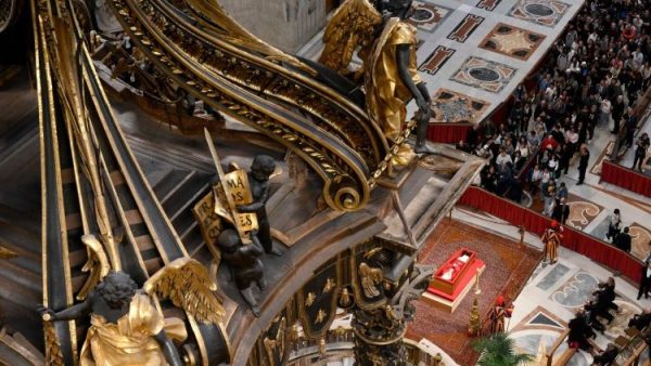 Sepultamento do Papa Francisco ocorre neste sábado