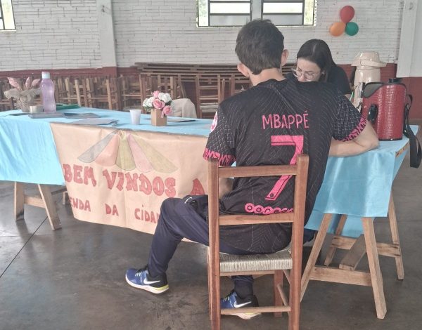 Assistência Social realiza ação para apresentar serviços
