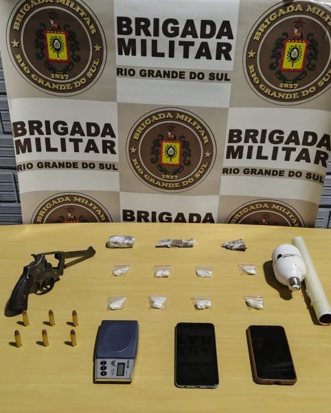 Dupla é presa por tráfico de drogas em Paverama