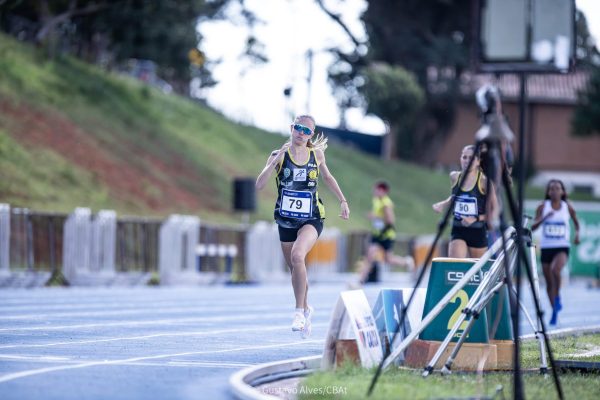 Jaqueline Weber estreia temporada de competições na Europa