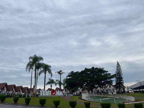 Semana começa com chuva e termina com frio no RS
