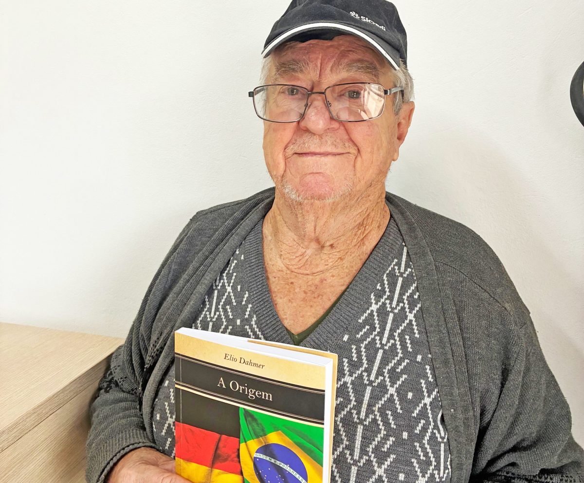 Professor lança livro que retrata os primórdios da colonização