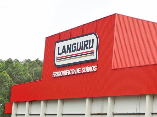 Languiru ingressa na Justiça para leiloar frigorífico de suínos