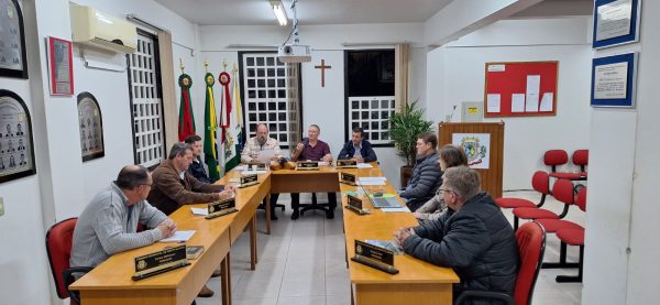 Câmara aprova contratações de professor de alemão e agente bucal
