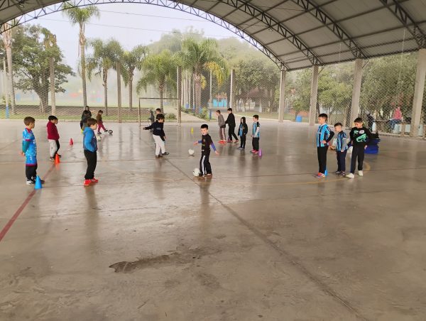 Projeto oferece aulas gratuitas para crianças e adolescentes de Paverama