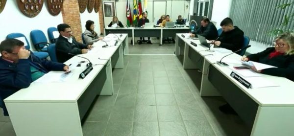 Vereadores autorizam filiação da Câmara à Avat