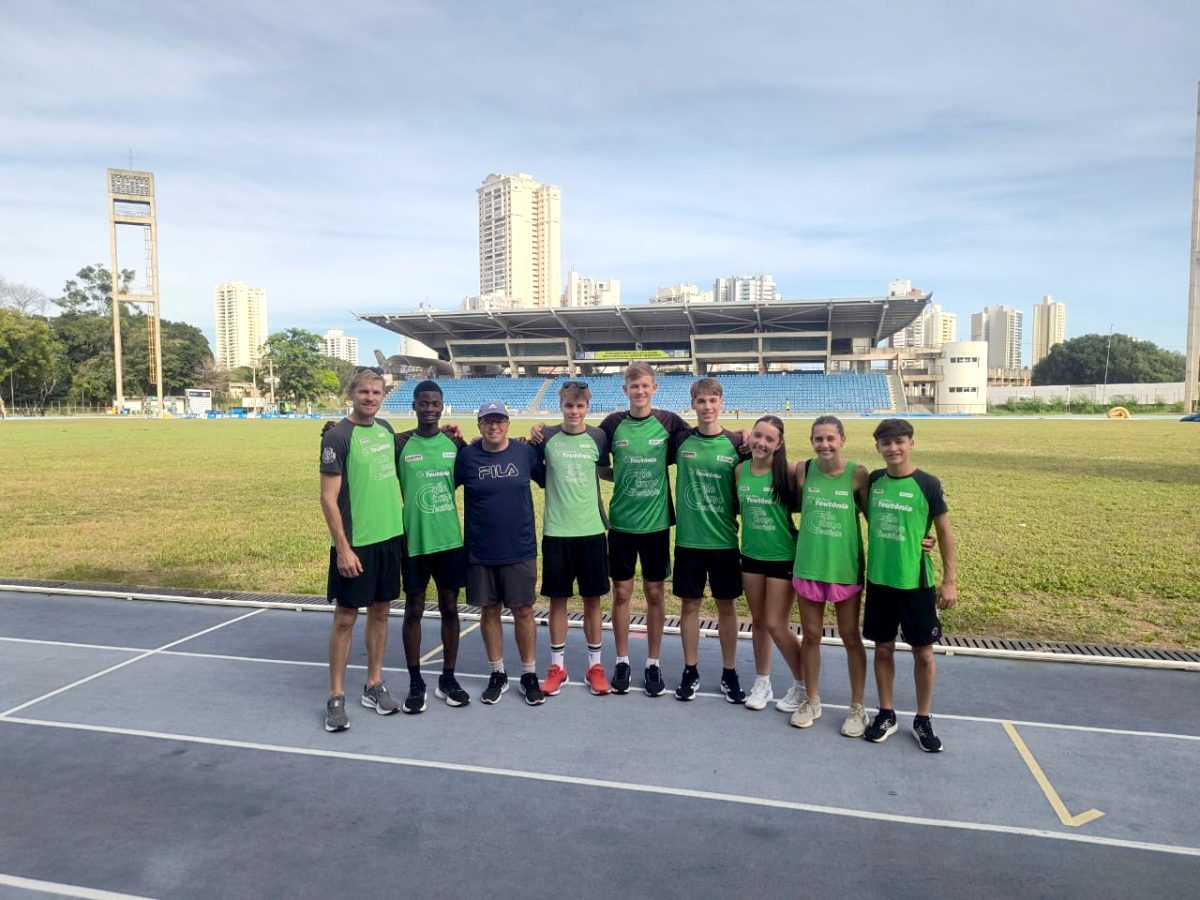 Foto: Equipe que participou da competição disputada em Cuiabá. Foto: Iurquen Roese/Colégio Teutônia/Divulgação
