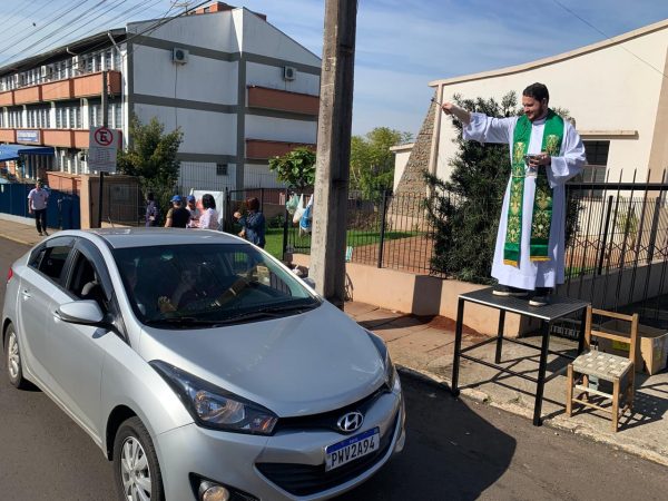 Missa e procissão motorizada marcam Festa do Colono e Motorista