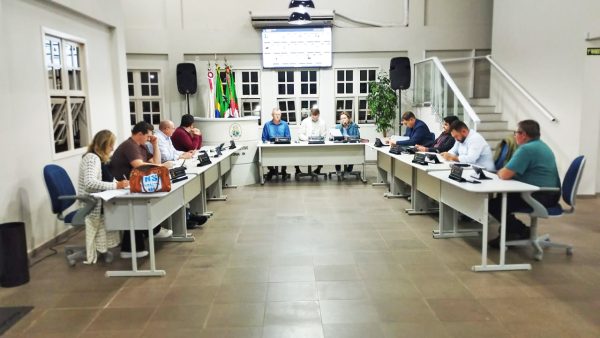 Vereadores aprovam novo padrão para placas de ruas