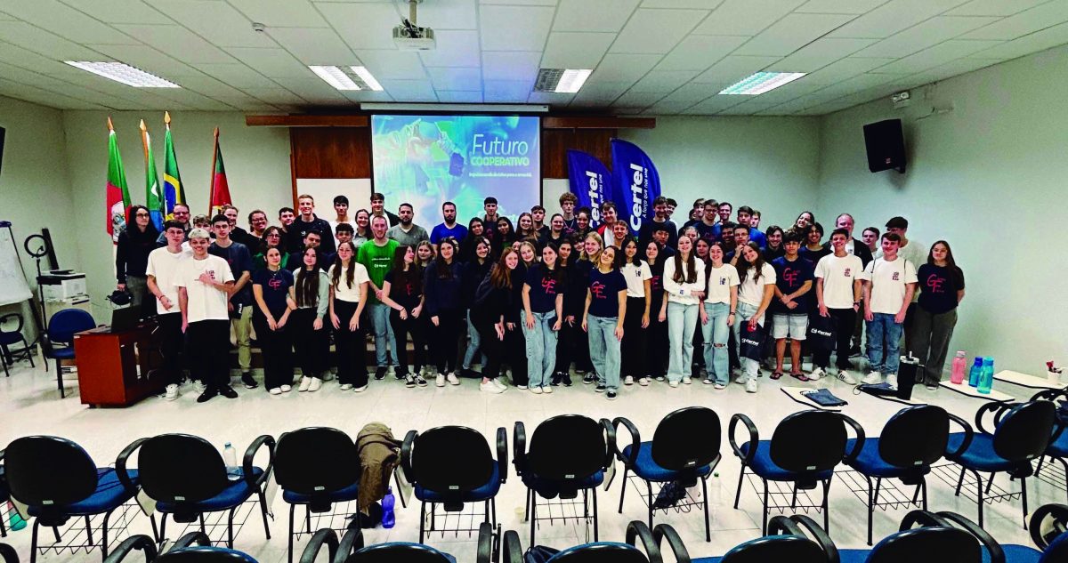 Certel aproxima estudantes da realidade profissional e do Cooperativismo
