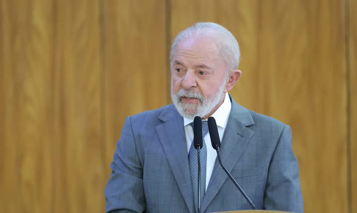 Lula veta aumento no número de deputados