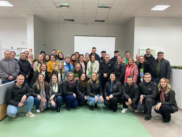 Sicredi contempla 13 entidades com R$ 42,9 mil