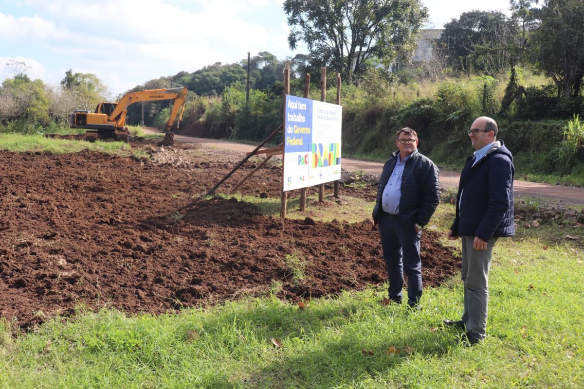 Município realiza terraplanagem para construção de nova UBS