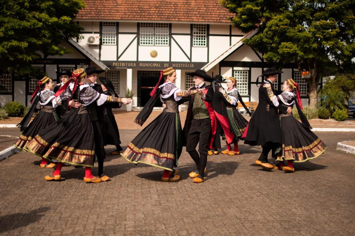 Grupo de danças preserva cultura alemã no município de Westfália | Foto: Markitanda