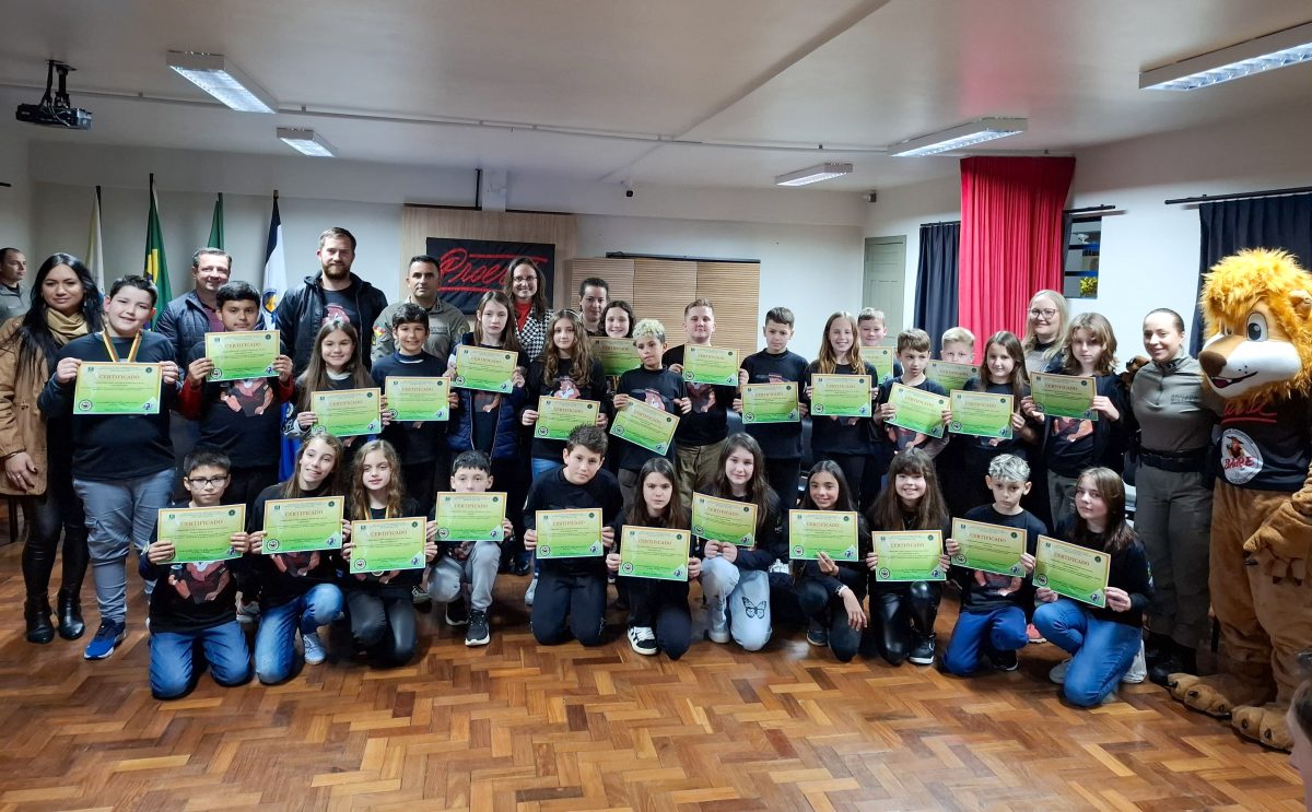 Brigada Militar realiza formatura do Proerd em Imigrante