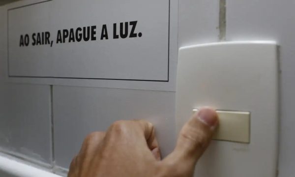 Conta de luz terá bandeira tarifária máxima em agosto