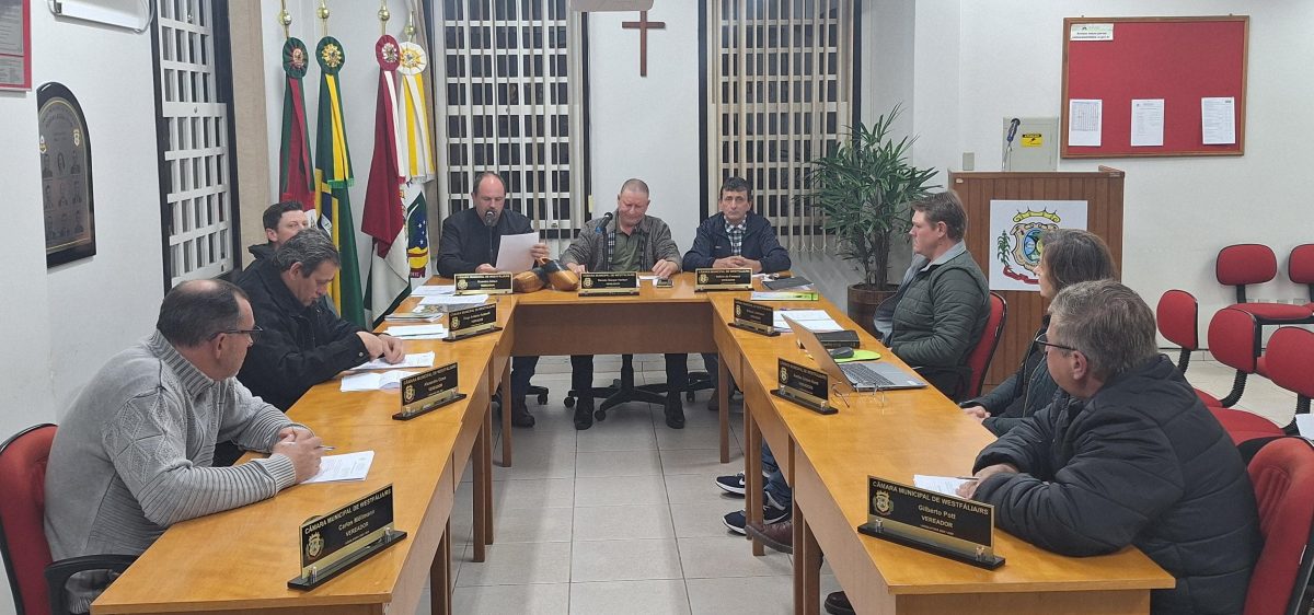 Vereadores aprovam novo cargo para auxiliar de saúde bucal