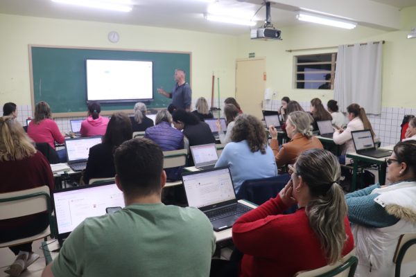 Município promove curso de Inteligência Artificial para professores