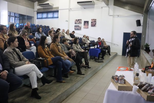 Município sedia encontro regional de gestores da Educação