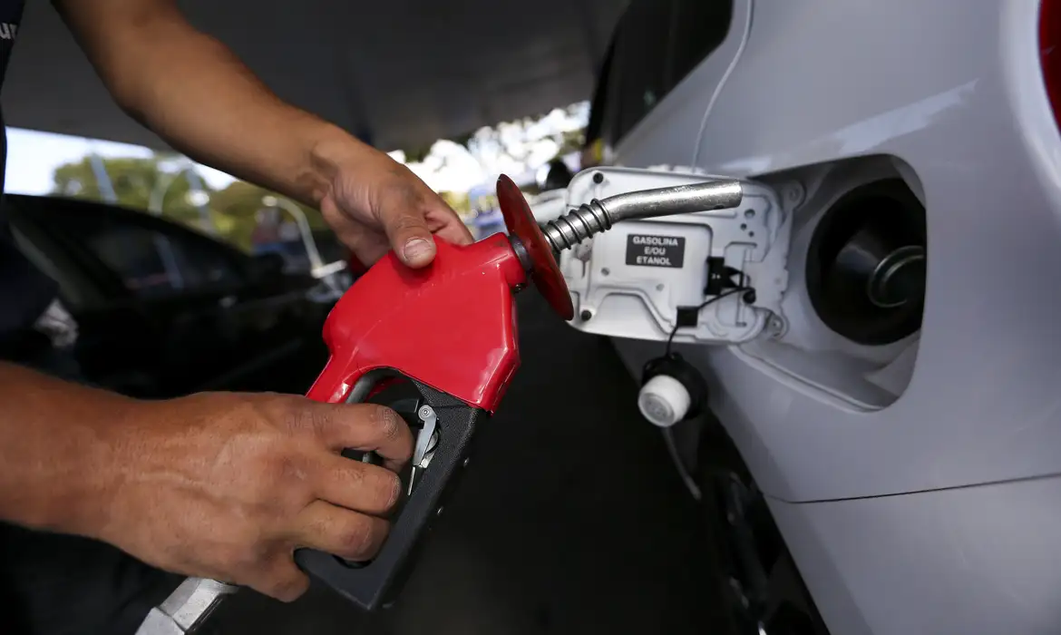 Brasil amplia mistura de etanol na gasolina