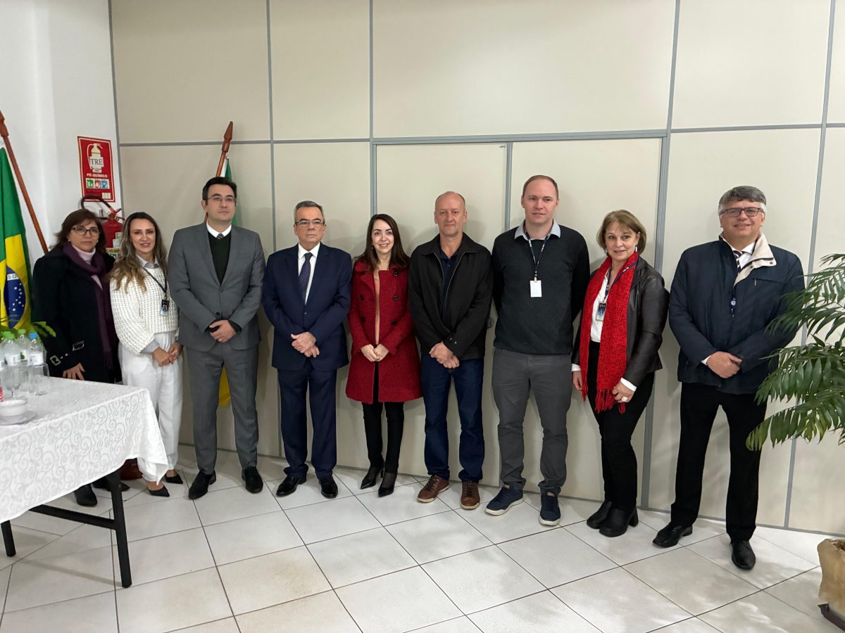 Presidente do TRE-RS visita cartório eleitoral de Teutônia