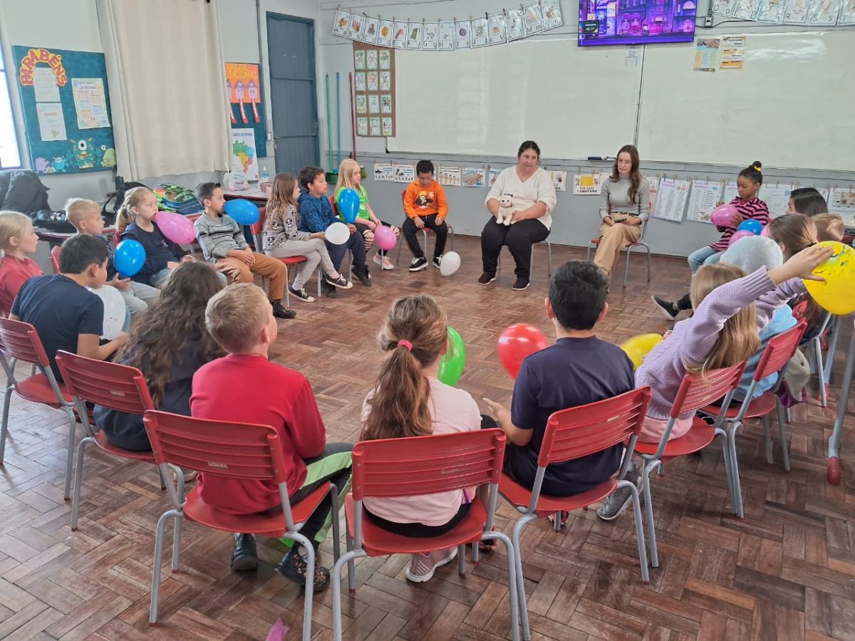 Apante leva palestras sobre conscientização animal às escolas