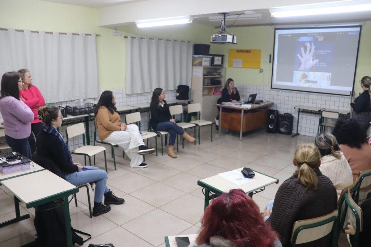 Poço das Antas inicia formação do programa Alfabetiza Tchê
