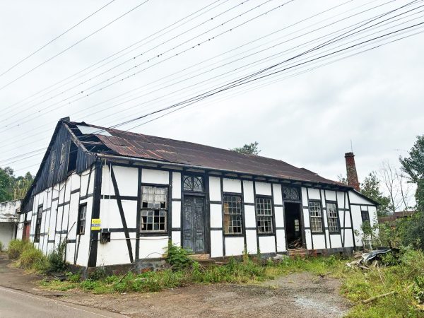 Das memórias do velho casarão ao atual estado de abandono