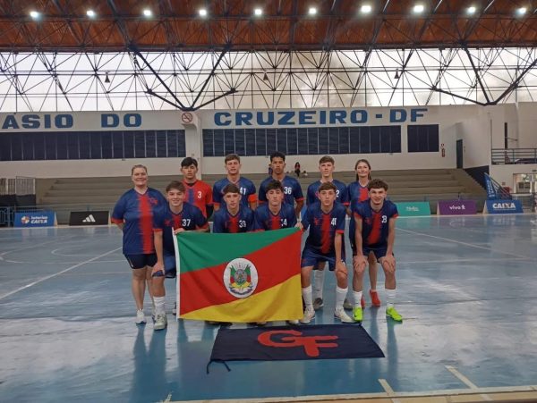 Equipe da Gomes Freire estreia com vitória nos Jogos da Juventude 2025