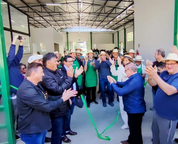 Com o apoio do Sicredi, Feira do Produtor Rural é reinaugurada em Estrela