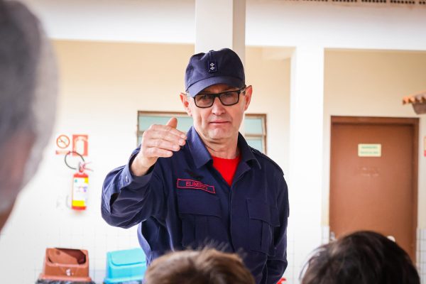 Rede municipal recebe programa Bombeiro na Escola