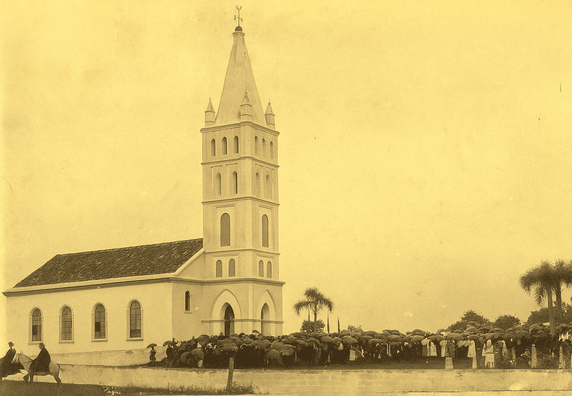 Inauguração da Paróquia da Comunidade Redentor do Bairro Canabarro em meados de 1909 | Foto:  Arquivo Selby Wallauer/divulgação