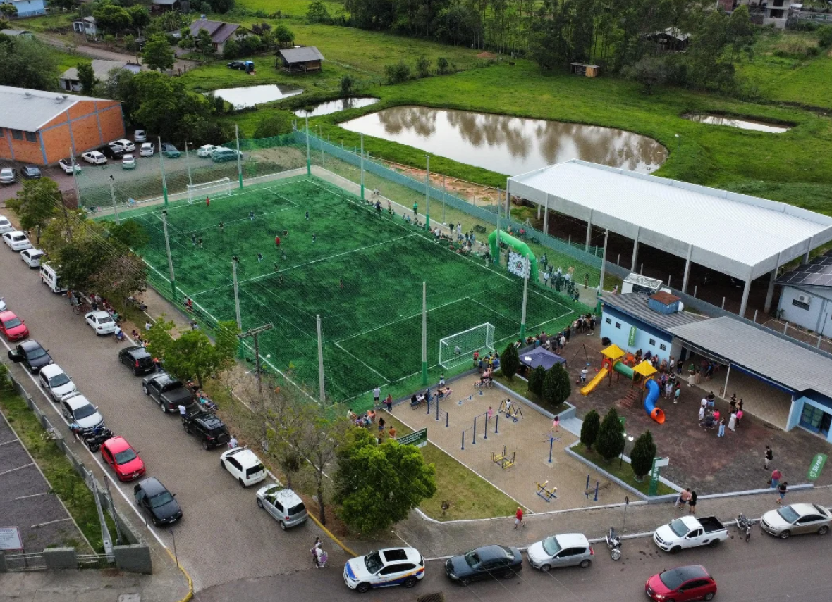 Paverama inaugura Parque Esportivo Valdori Azevedo