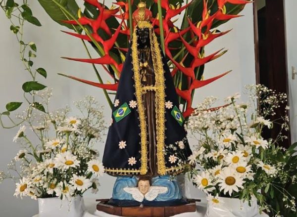 Comunidade Católica Nossa Senhora Aparecida de Westfália homenageia padroeira