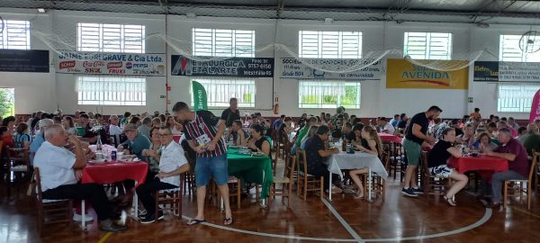 Associação Cultural e Esportiva Fluminense comemora 50 anos do campo de futebol