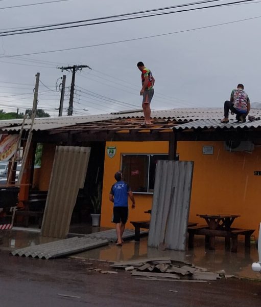 Cerca de 30 residências são atingidas pelo temporal em Teutônia