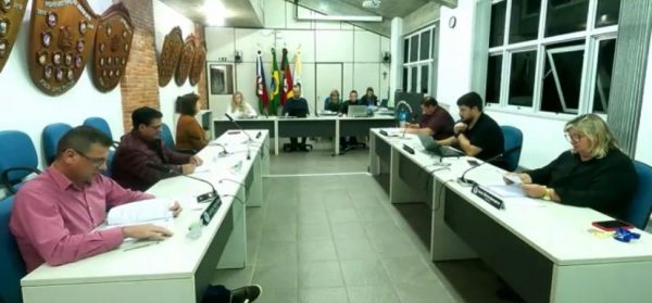 Câmara aprova aumento salarial para servidores públicos