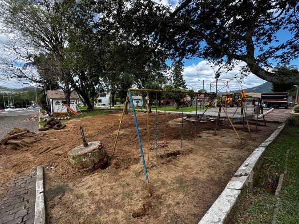 Praça do Bairro Teutônia passa por revitalização com apoio de empresas locais