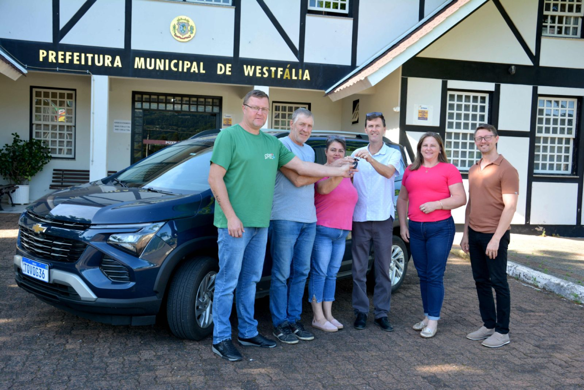 Prefeitura de Westfália adquire novo veículo para a Secretaria de Educação