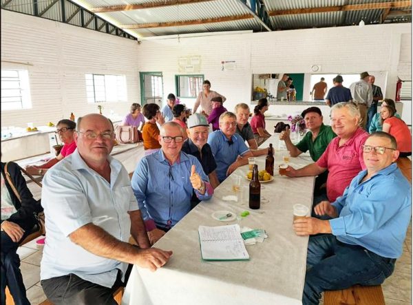 Família Herbert realiza segundo encontro em Poço das Antas