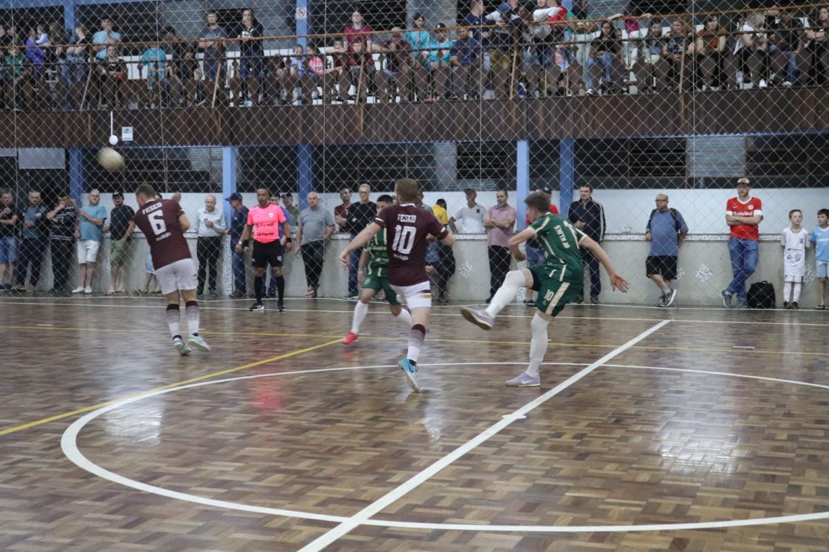 Mais de 20 gols marcam o início da 24ª Taça Poço das Antas de Futsal