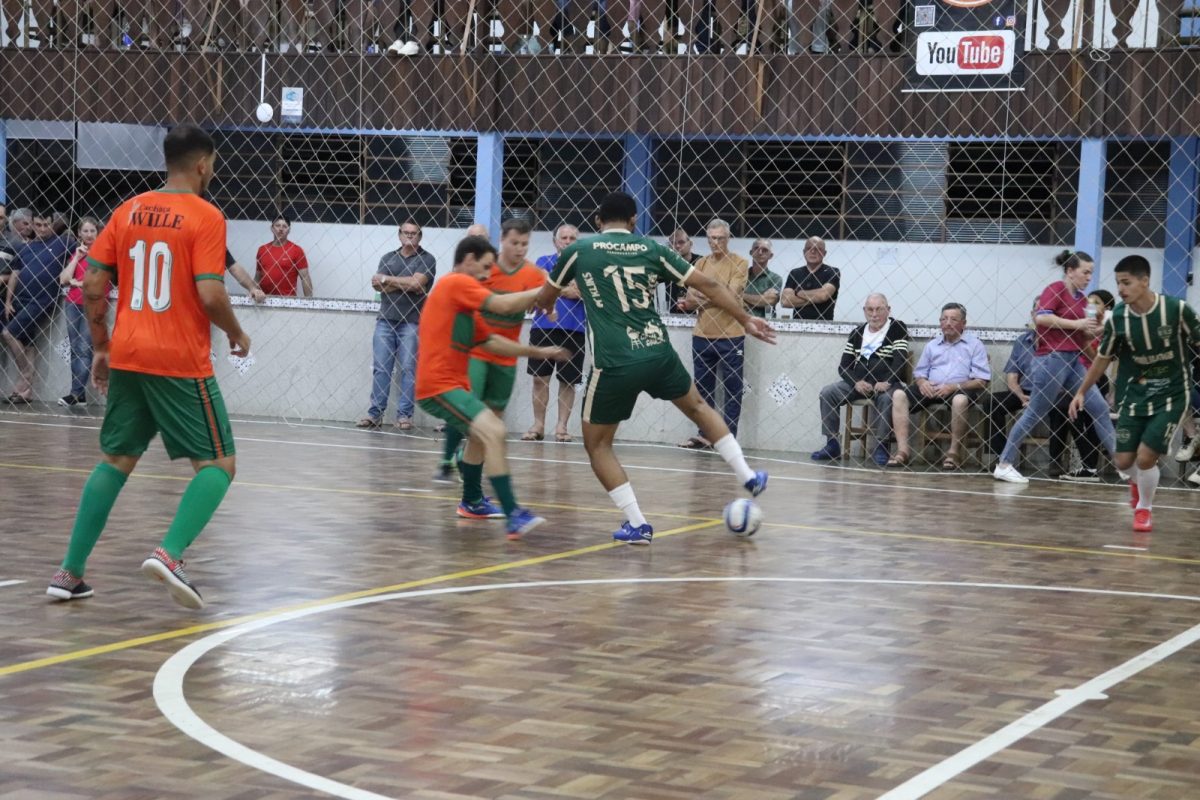 Ao todo, 22 gols foram marcados nos jogos de ida das finais nas categorias Sub-15 Feminino, Sub-15 Masculino e Força Livre | Foto: Paloma Driemeier Vallandro/divulgação