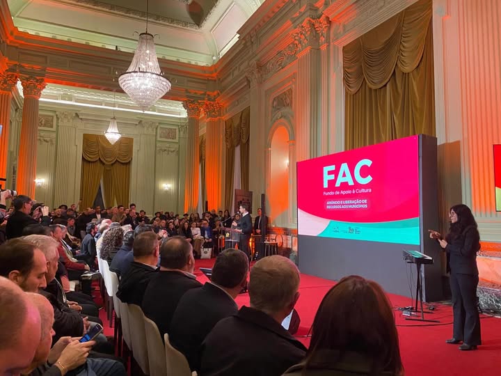 Representantes da administração municipal participaram de ato de anúncio no Palácio Piratini. Foto: Divulgação