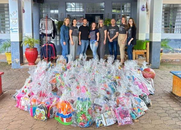 CIC Teutônia doa mais de 160 kits de brinquedos ao CMEF Leonel Brizola