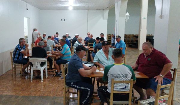 Campeonato Municipal de Canastra de Teutônia consagra os primeiros campeões