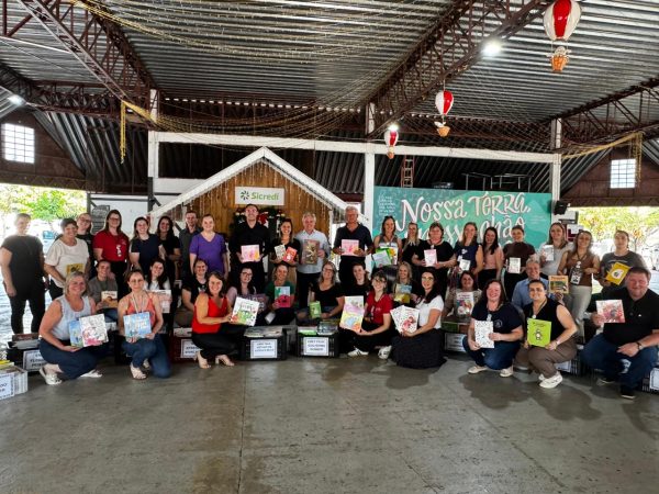 Teutônia entrega novos acervos literários às escolas da rede municipal