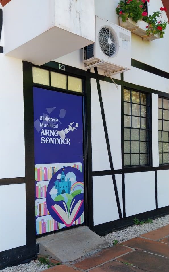 Biblioteca Pública Arno Sommer entra em recesso para mudança de sede